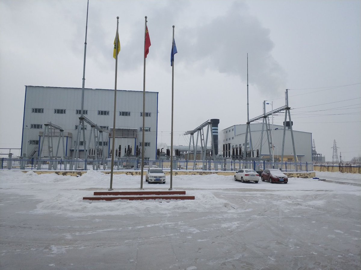 在新疆霍尔果斯 比特币挖矿背后的博弈